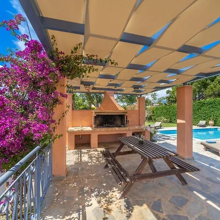 Eglina Magnolia Villa *